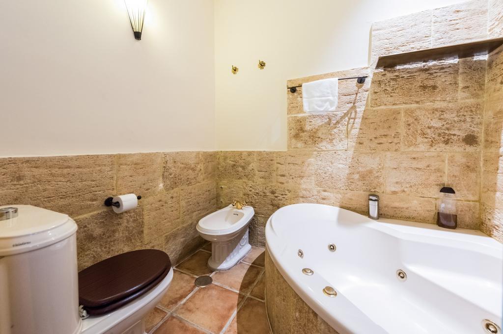 Downtown Jacuzzi Apartment Madrid Ngoại thất bức ảnh