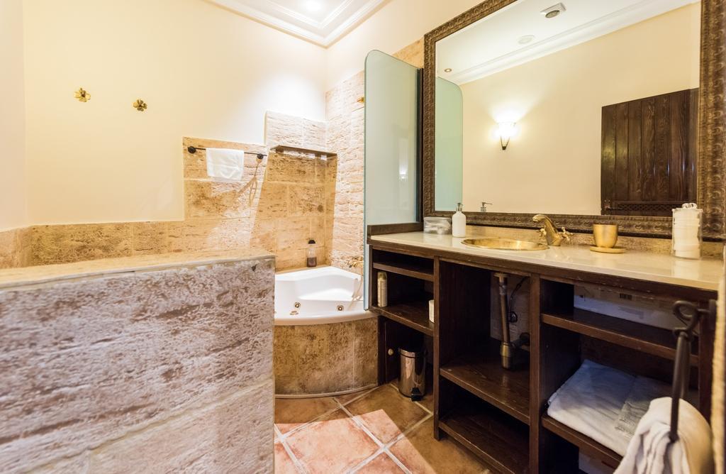 Downtown Jacuzzi Apartment Madrid Ngoại thất bức ảnh
